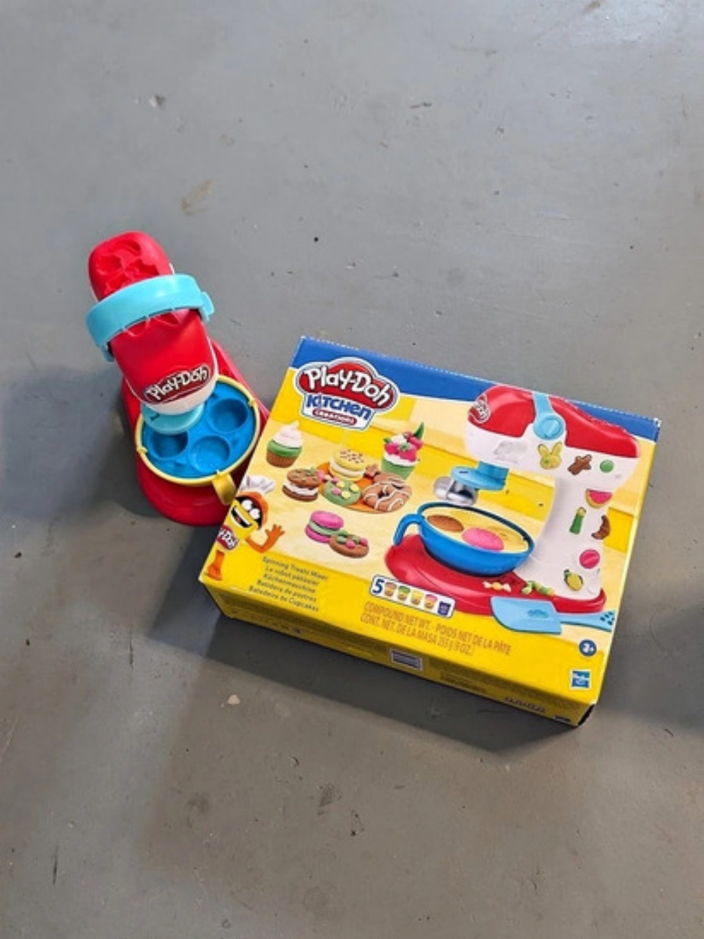 Play-Doh Kitchen Creations Popcorn Party Set NWT